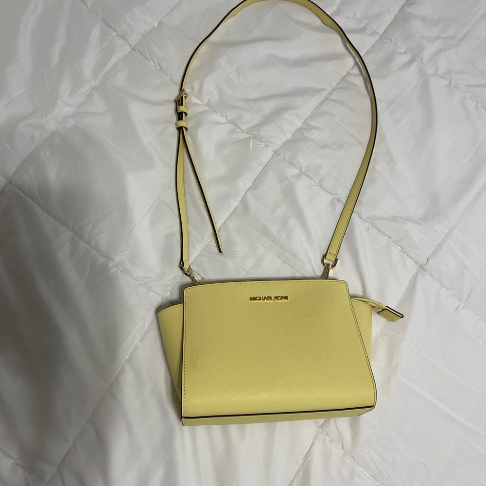 Michael Kors Lemon Crossbody Bag